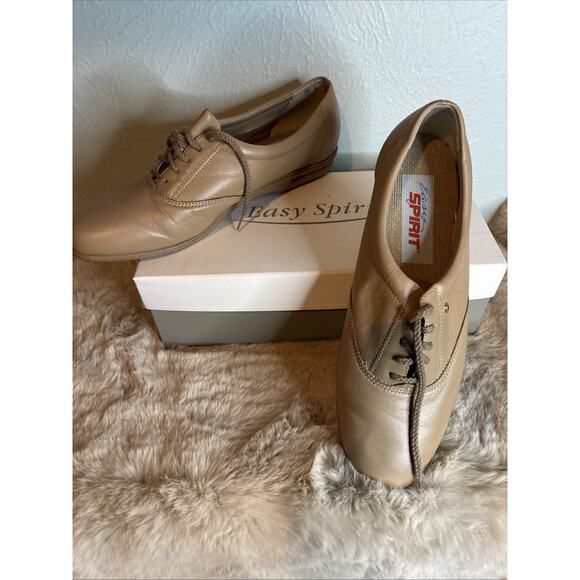 Easy Spirit Sand Dune Beige Motion Comforter Sneaker 9B Original Box - Picture 1 of 11